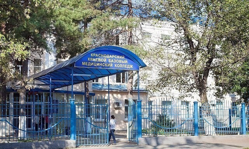 В медколледже Краснодара рассказали о гибели отца абитуриентки