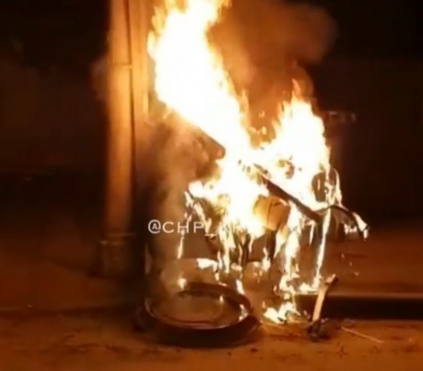 Краснодарцы сжигают мусорные баки в знак протеста, - очевидец