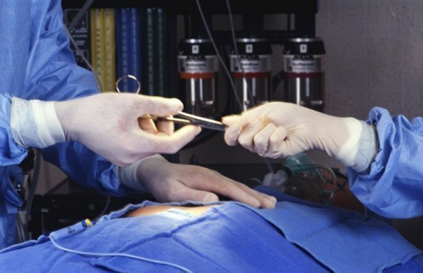  Врач из Краснодара забыл вынуть салфетку из желудка прооперированной женщины 
