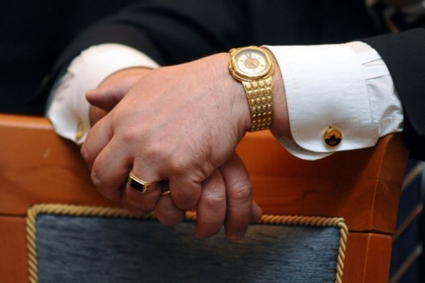  Крымские депутаты «забыли» внести в справки о доходах имущество на 3 млн рублей 