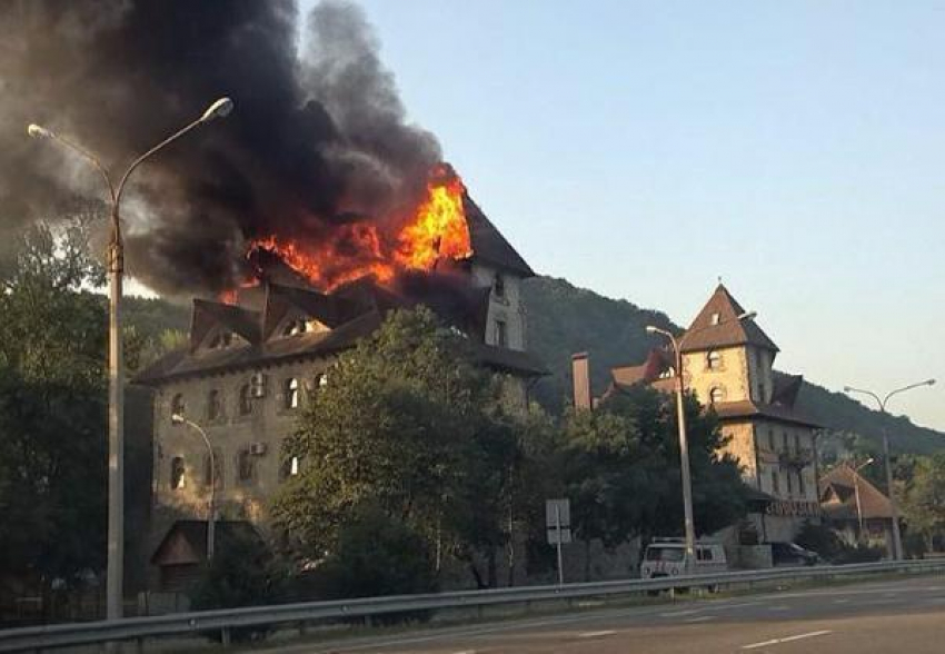 Из гостиницы «Старый замок» эвакуировали 50 человек 