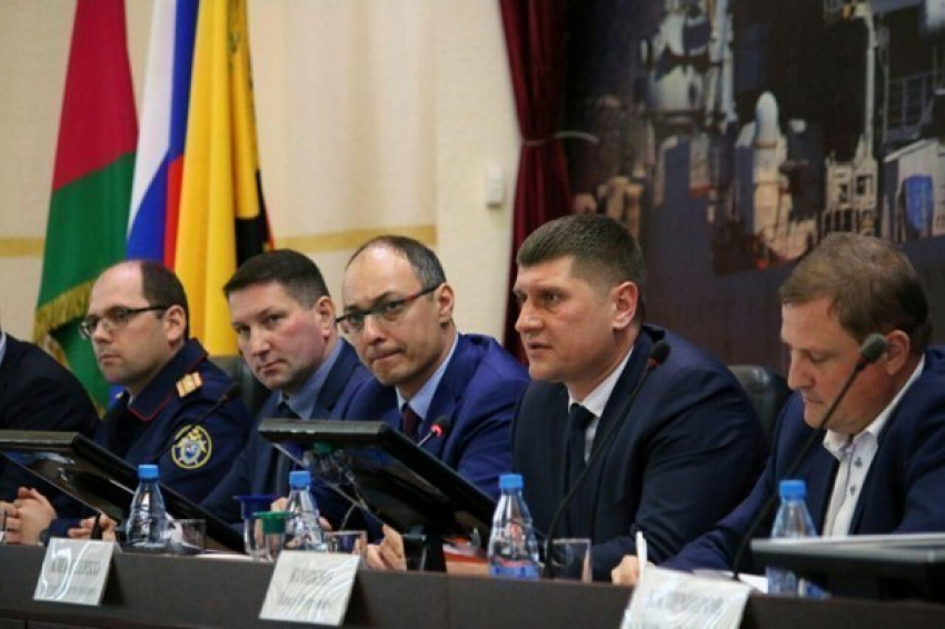  Более 2500 обманутых дольщиков Новороссийска обратились за помощью к губернатору 