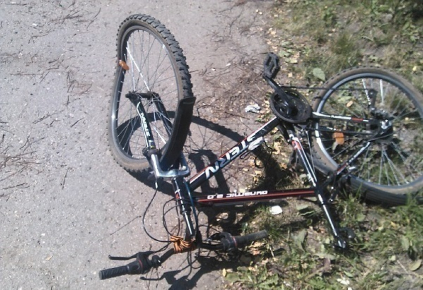  Краснодарский водитель на «Фольксвагене» отправил велосипедистку в реанимацию