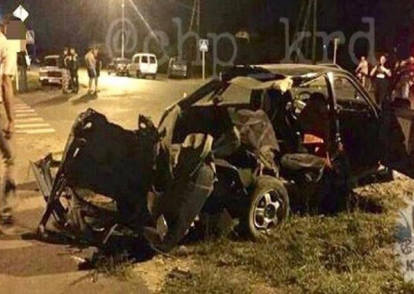 Мотоциклист погиб под колесами легковушки на Кубани 