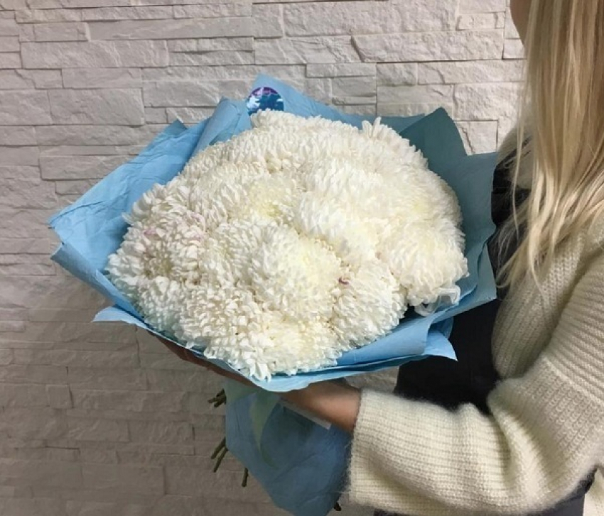 Стоит ли дарить цветы на Новый год?