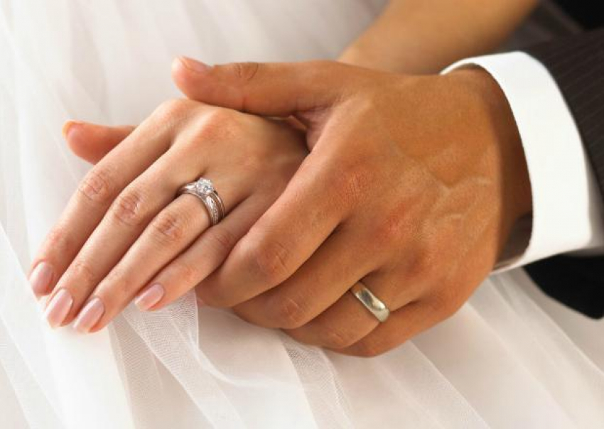 На Кубани разведенные пары догоняют заключивших брак