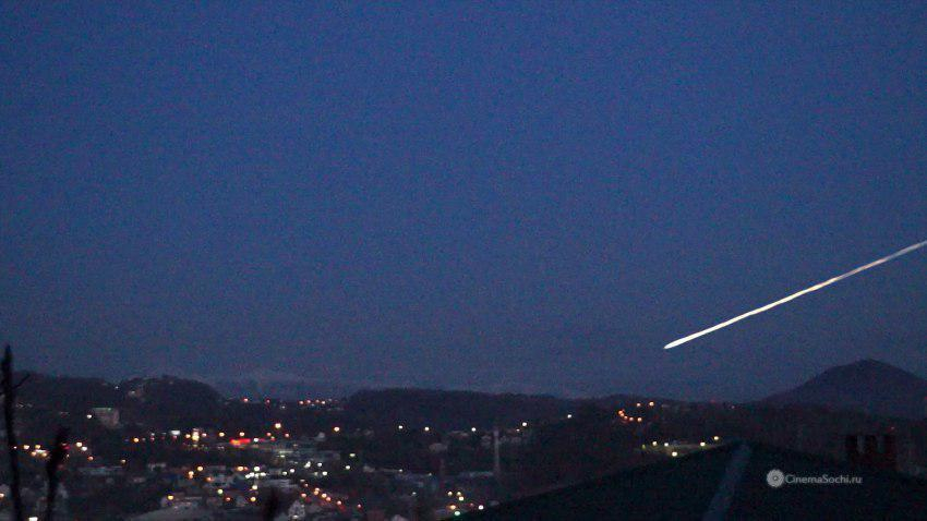 Жители Сочи сообщают об упавших метеорах и НЛО в окрестностях города