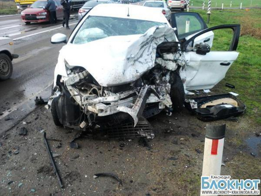 На Ростовском шоссе столкнулись две иномарки, оба водителя погибли 