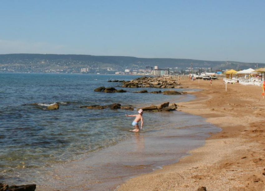Золотые пески или булыжники. Почему пляжи Крыма лучше, чем курорты Краснодарского края