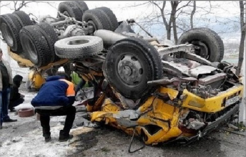На Кубани в ДТП погиб водитель автобетономешалки