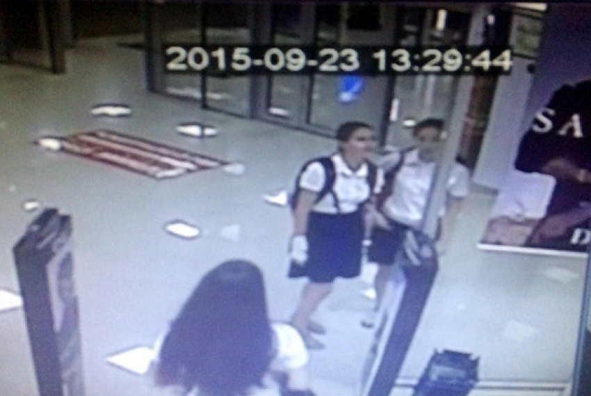 В Новороссийске школьницы украли  Джонни Деппа