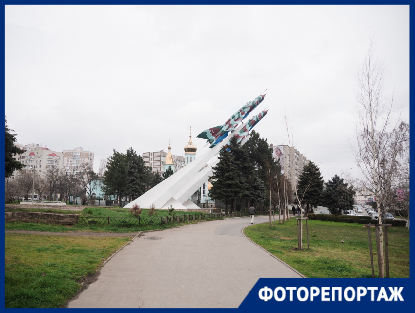 Разрушенные клумбы и пустая земля: как выглядит Тургеневский сквер до благоустройства за 70 млн рублей 