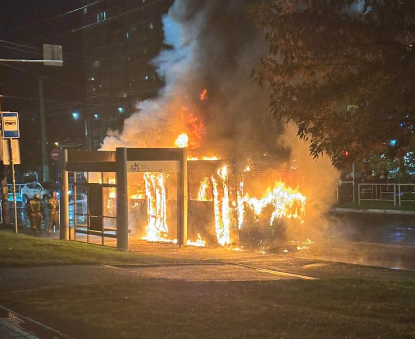 Пожар вспыхнул в кабине водителя троллейбуса в Краснодаре