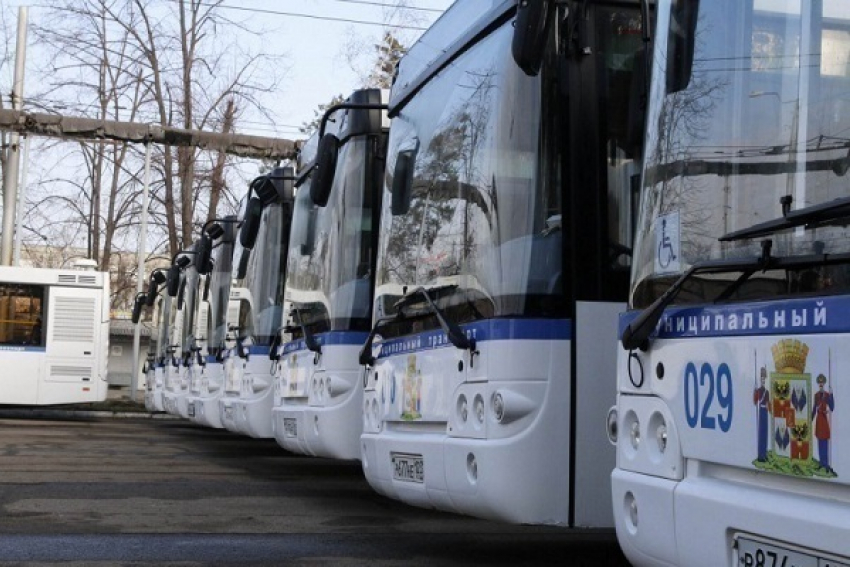  В Краснодаре начнут ездить 17 новых автобусов класса «ЕВРО-5» 