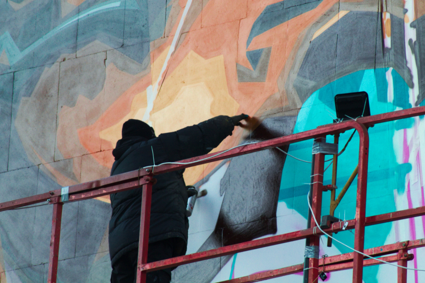 Итальянский художник улетает из Краснодара, не завершив граффити