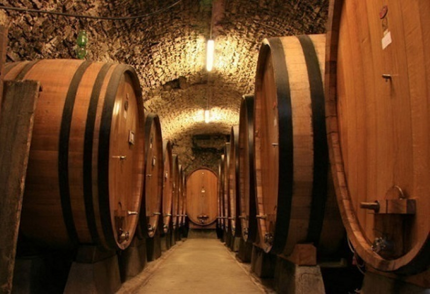 Гастарбайтеры  задохнулись в винной бочке в Анапе из-за халатности работодателя