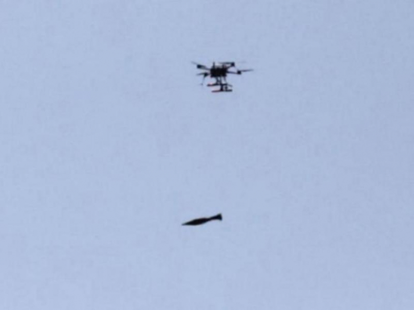 Под град осколков БПЛА попали 17 жилых домов на Кубани