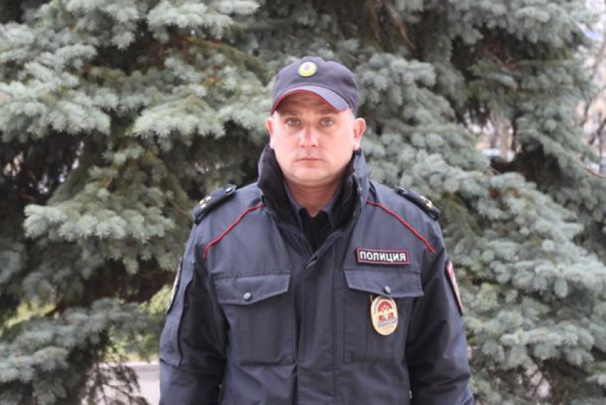 В Новороссийске полицейский спас находящегося без сознания мужчину 
