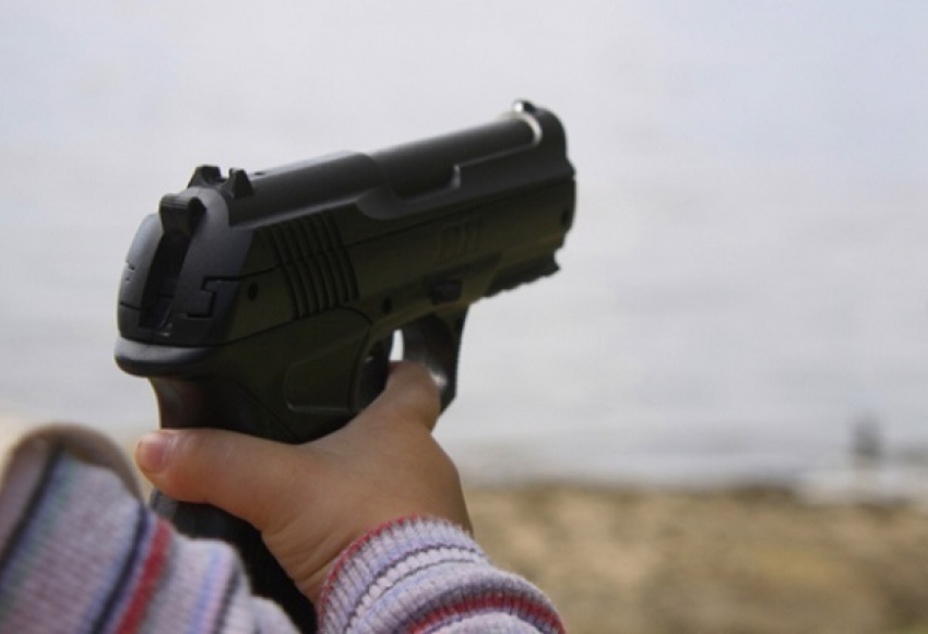 На Кубани 12-летнего ребенка застрели из пистолета во время игры