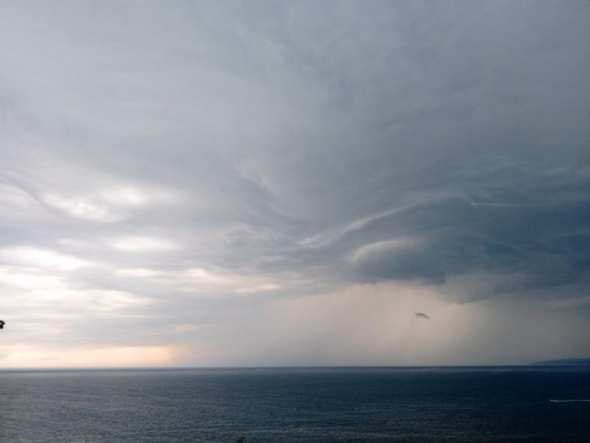 Море выйдет из берегов, а ветер посносит крыши: повторение разрушительного «шторма века» ждут на Кубани