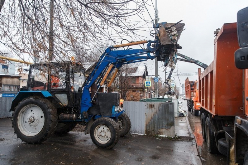  С улиц Краснодара вывезли почти 1000 кубометров мусора 