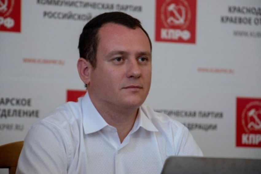 Коммунист Сафронов: Лишение премии непривитых чиновников противоречит законодательству