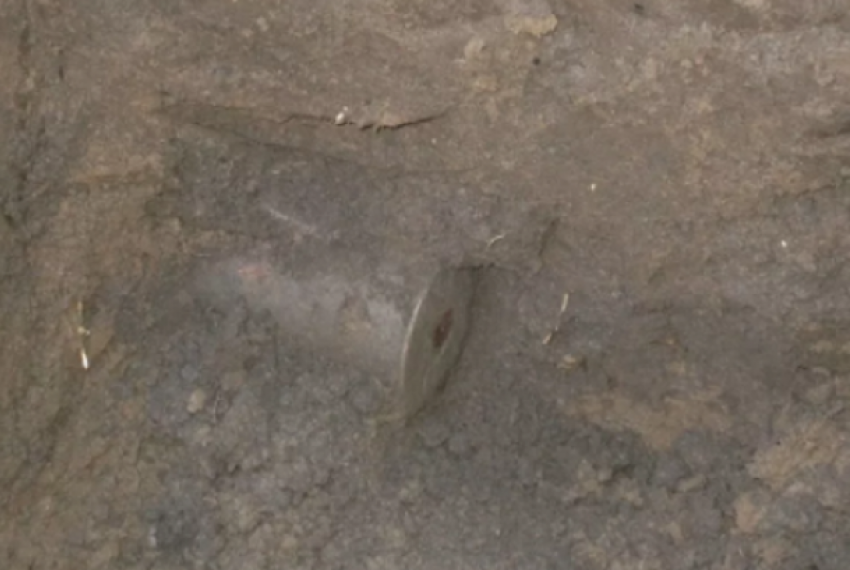 На Кубани откопали артиллерийский снаряд времен ВОВ