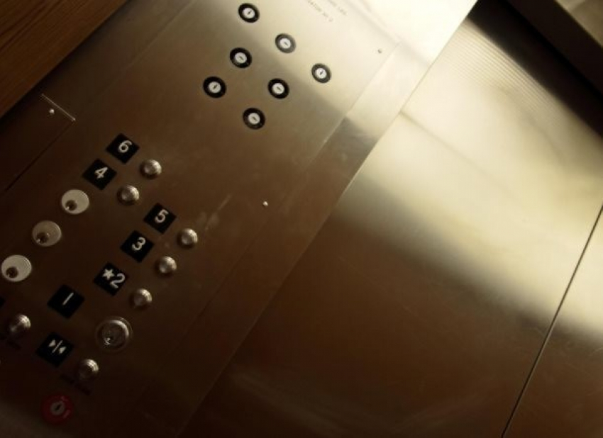 Власти Краснодара отчитались о замене лифтов в жилых домах