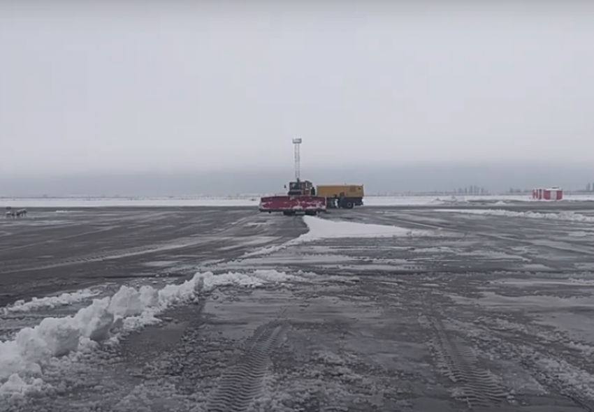 900 пассажиров «застряли» аэропорту Краснодара из-за снегопада