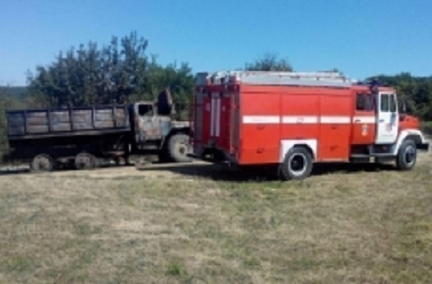  В Адыгее вспыхнул грузовик