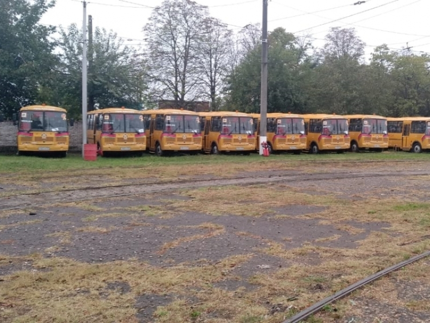 Власти Краснодара рассказали о «кладбище» школьных автобусов