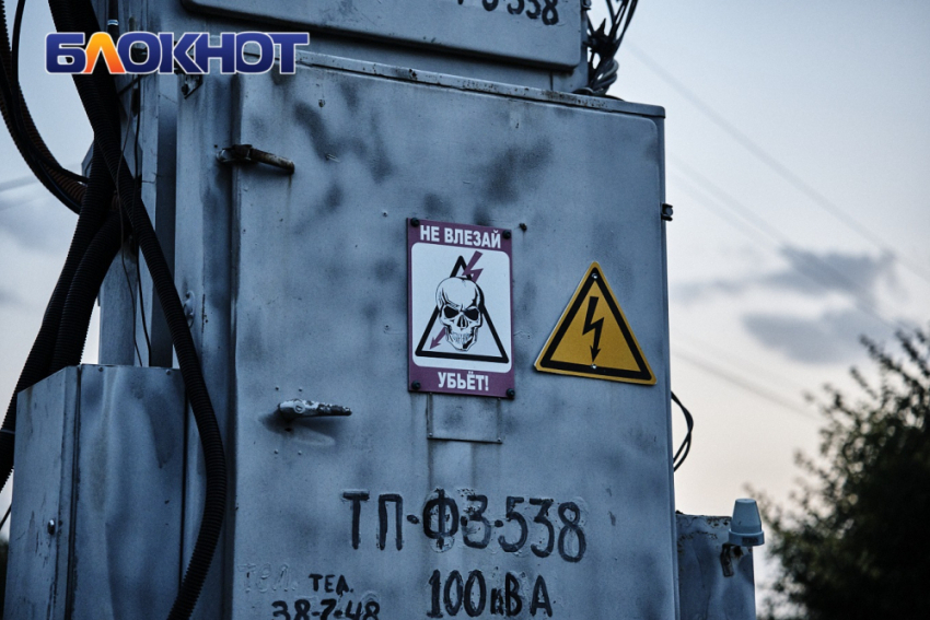 «Еще зима не наступила, а мы уже сидим без света»: в СНТ Российском в Краснодаре бесконтрольное подключение к сетям привело к перебоям с электричеством