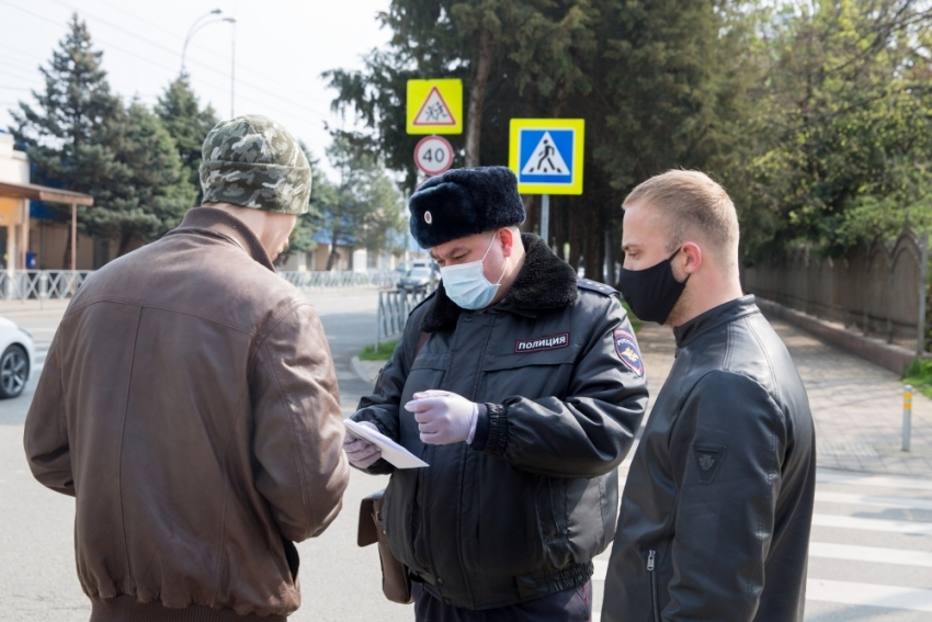 В Краснодаре за нерабочую неделю оштрафовали 1000 человек за нарушения антиковидных мер