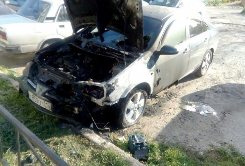 В Новороссийске сгорел «Ниссан» 