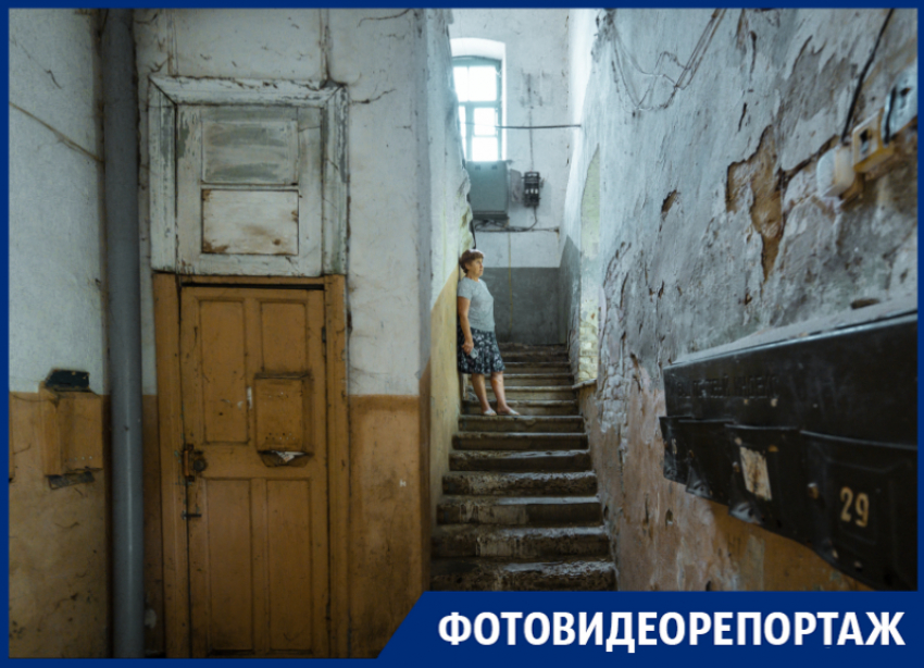 «Это рэкет 1990-х»: в Краснодаре пенсионеров и детей переселяют из аварийного жилья на улицу
