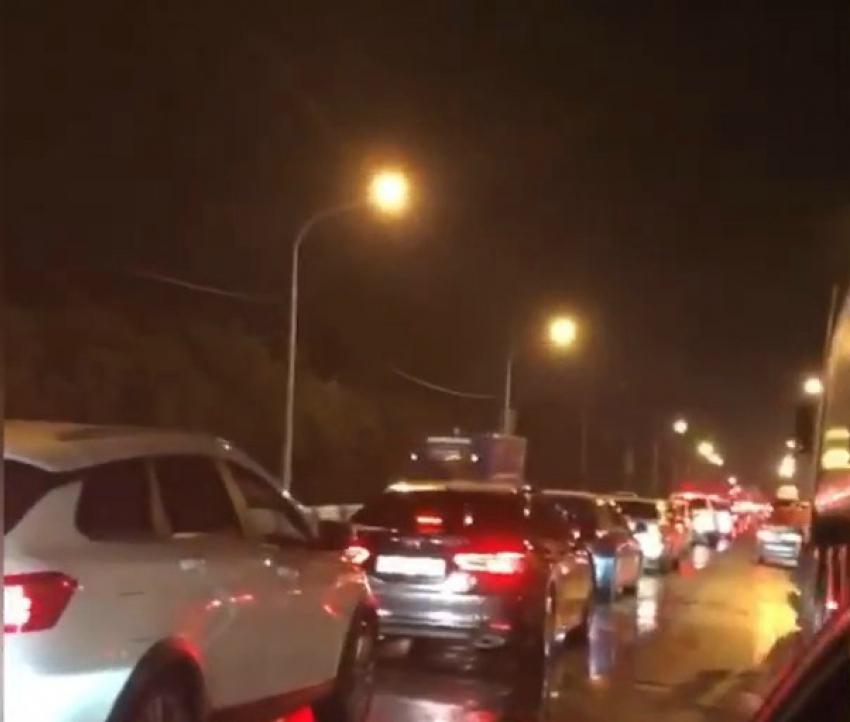 На въездах в Краснодар сформировались пробки из-за остановок полиции