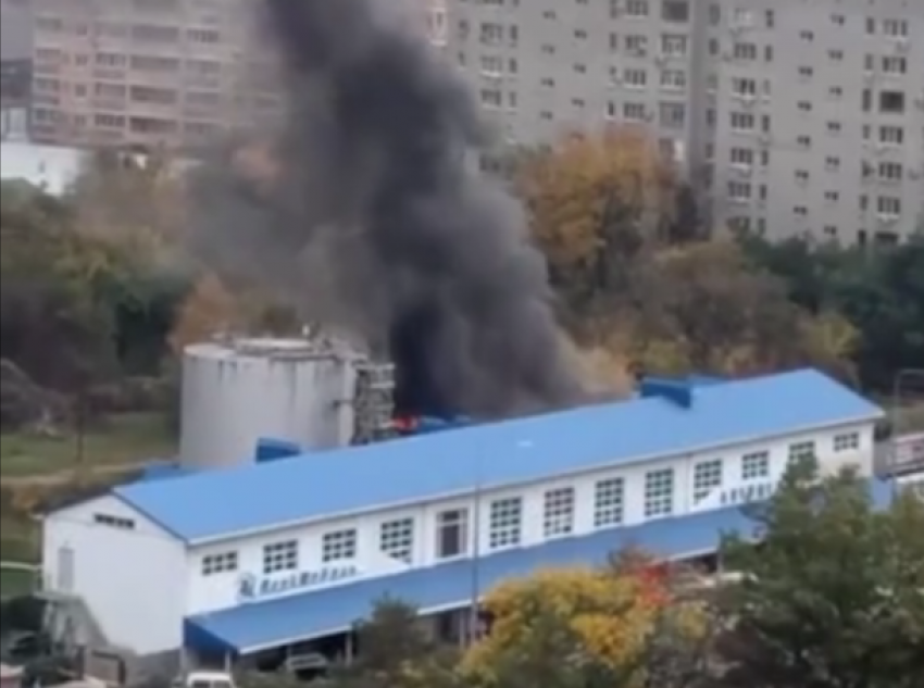  Малярный цех вспыхнул в Краснодаре 