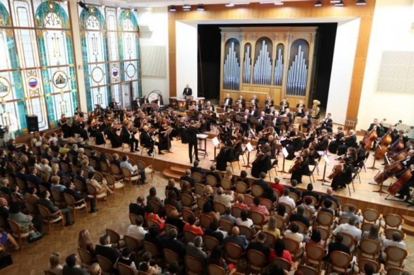  Ко Дню города в Краснодаре открыли обновленный концертный зал 