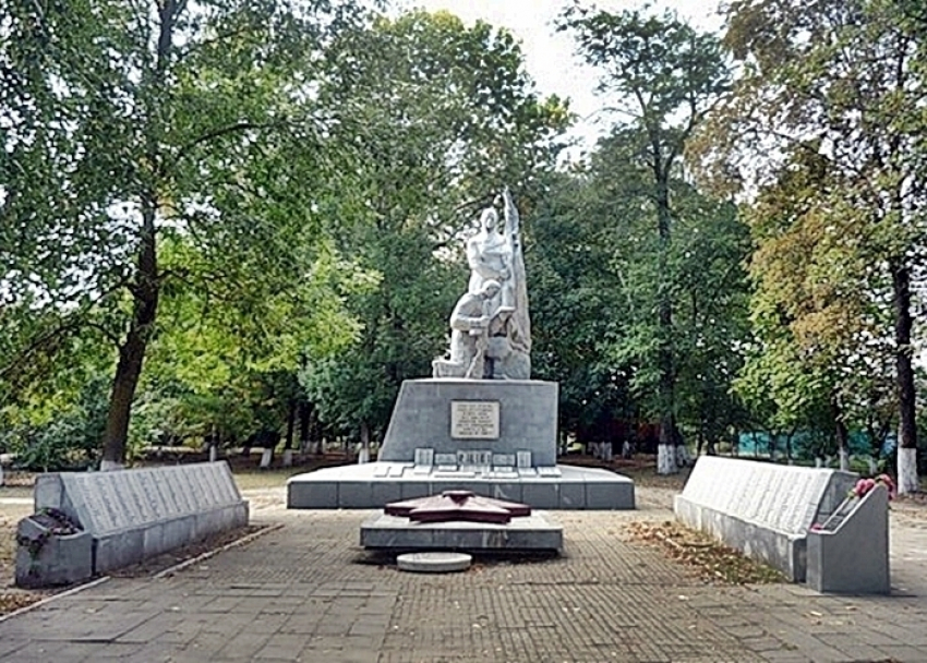 На Кубани осудили вандала, осквернившего братскую могилу