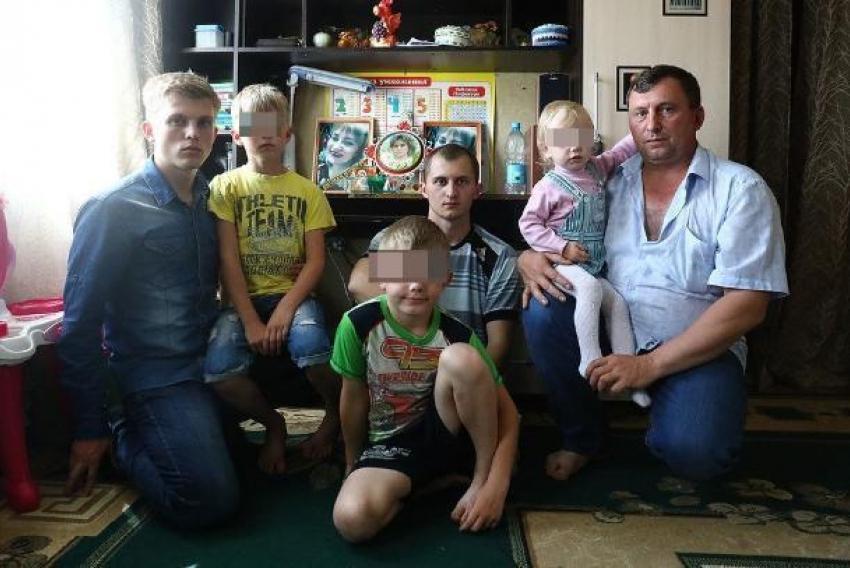 Власти Кубани проконтролируют оказание помощи семье убитой в Псебае многодетной матери