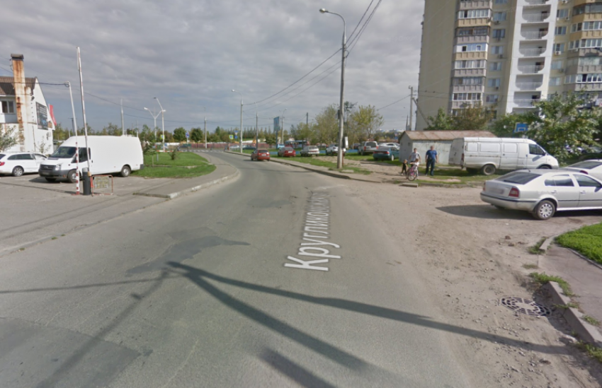  Еще на одной улице Краснодара запретят парковаться 