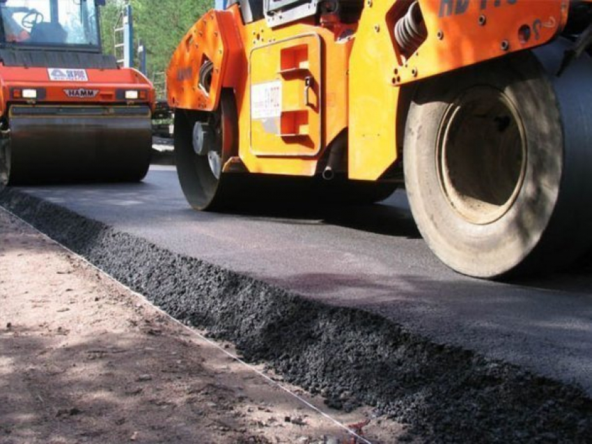  Больше полутысячи рабочих ремонтируют дороги в Краснодаре 