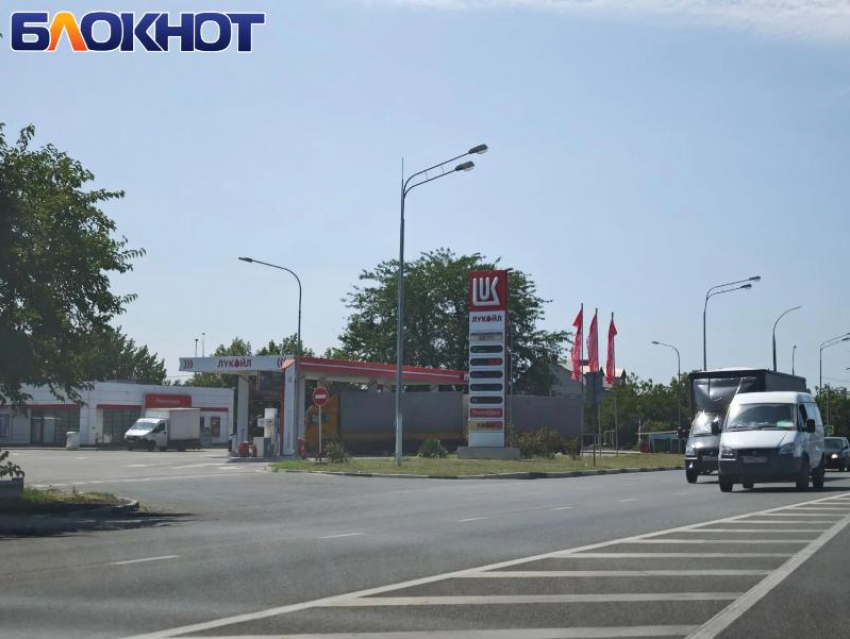 Дальше пешком: краснодарец показал кадры опустевших заправок 