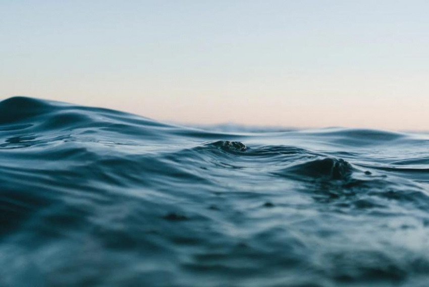 На дне Азовского моря добыли воду для Крыма 