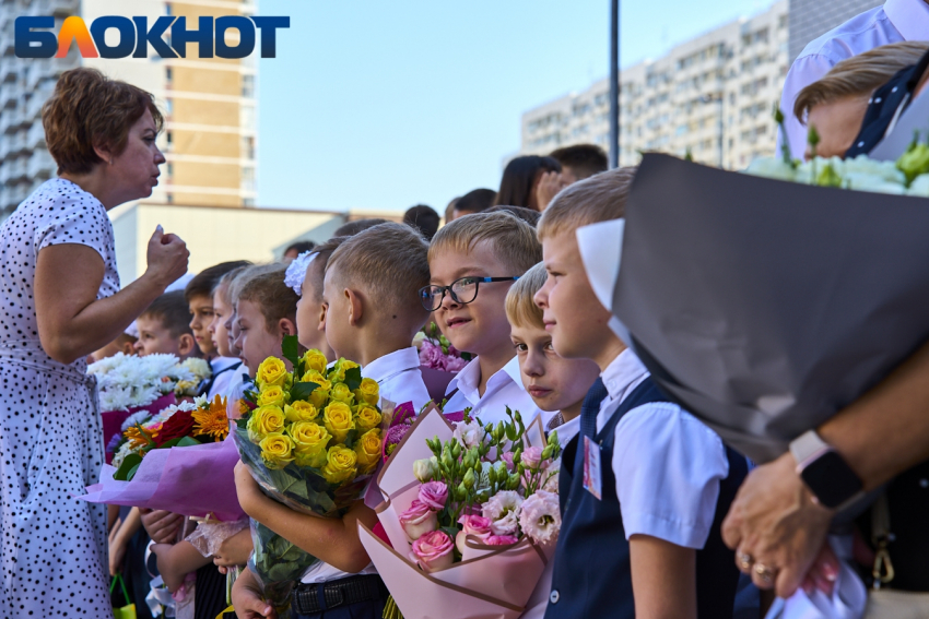 В мэрии Краснодара рассмотрят вопрос об изменении расписания автобуса, из-за которого первоклашки опоздали на торжественную линейку