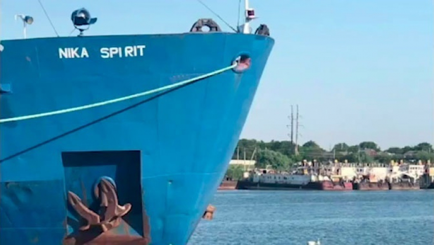 Экипаж задержанного в Одессе танкера Nika Spirit доставлен в Краснодар