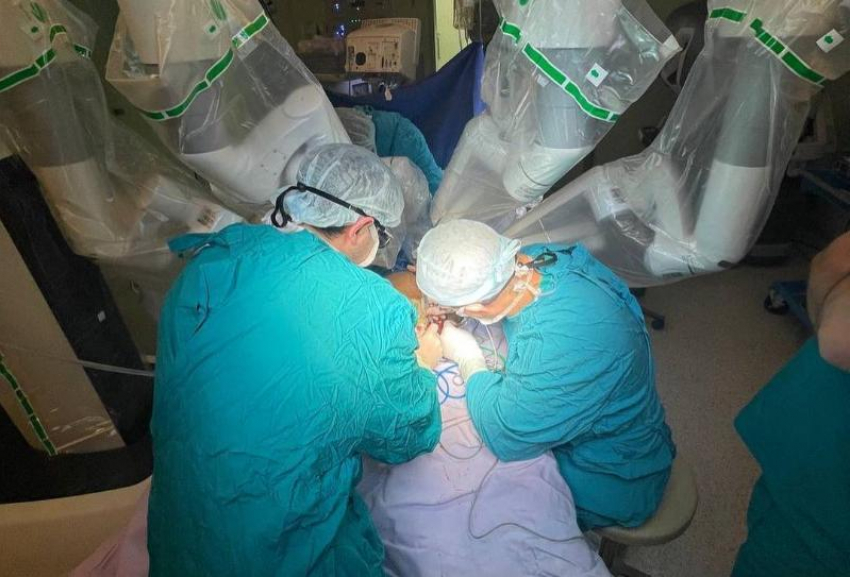 Хирурги в Краснодаре спасли пациента с помощью робота четвертого поколения