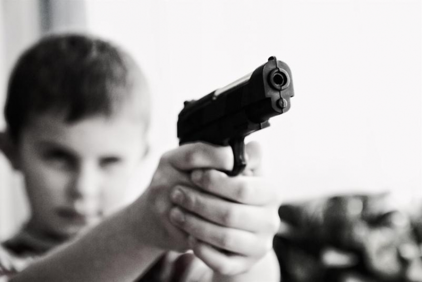 Подросток выстрелил себе в голову из пистолета отца в Краснодарском крае