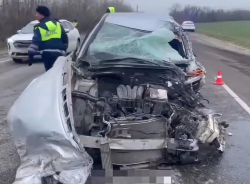 Водитель погиб в жестком столкновении с грузовиком на Кубани