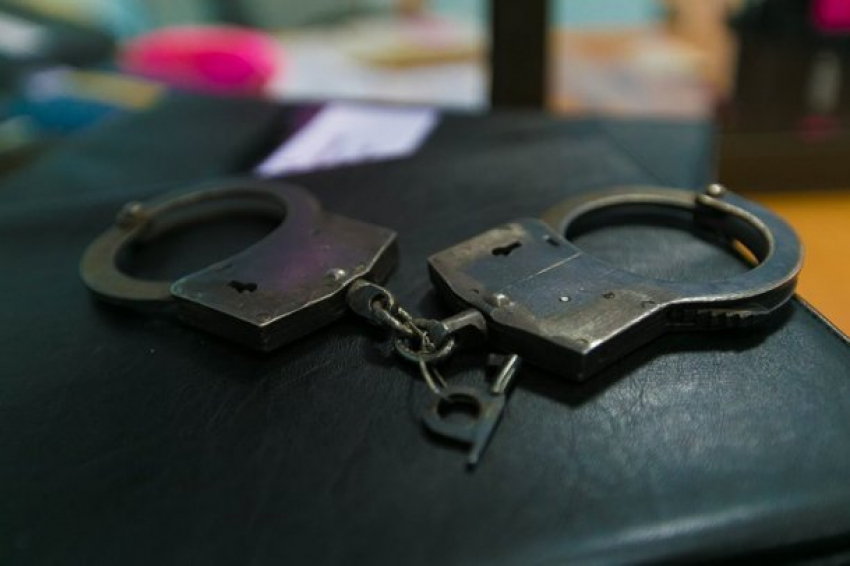  Заключенному добавили 5,5 лет за то, что тот накинулся на сотрудника СИЗО в Краснодаре 